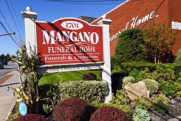 MANGANO FAMILY FUNERAL HOME - Updated June 2026 - 15 Photos - 1701 Deer