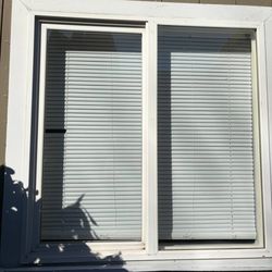 Lori Gill & Associates - Broken blinds