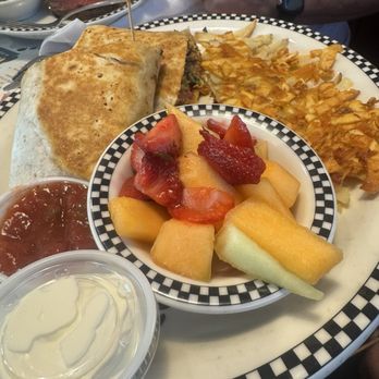 Black Bear Diner Yreka - Chorizo Breakfast Burrito (760-1580 cals.) - Diners Near Me - Yreka, California
