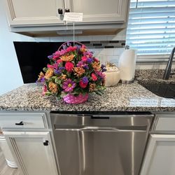 Barton's Flowers & Bake Shop - This is what was sent by Barton's.