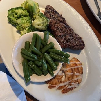 Fish Daddy's Grill House - steak and shrimp with green beans and broccoli - Seafood Near Me - Tulsa, Oklahoma Fish Daddy's Grill House - steak and shrimp with green beans and broccoli - Seafood Near Me - Tulsa, Oklahoma