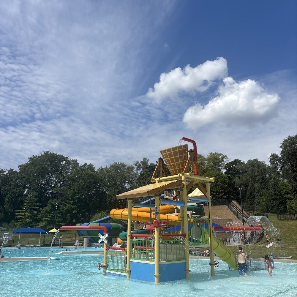 Holiday Aquatic Center - Water slide for the little ones! - Swimming Pools Near Me - West Des Moines, Iowa Holiday Aquatic Center - Water slide for the little ones! - Swimming Pools Near Me - West Des Moines, Iowa