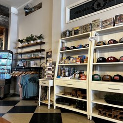 Poet's Coffee - Interior