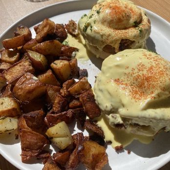 Helic International Bistro - Italian Near Me - Sacramento, California