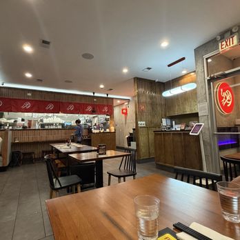 Le Shrimp Noodle Bar - Interior - Singaporean Near Me - Chicago, Illinois Le Shrimp Noodle Bar - Interior - Singaporean Near Me - Chicago, Illinois