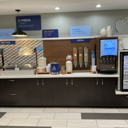 Holiday Inn Express Prescott - Breakfast Buffet