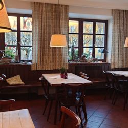 Brauerei-Gasthof Schwarzer Adler - Lovely dining room