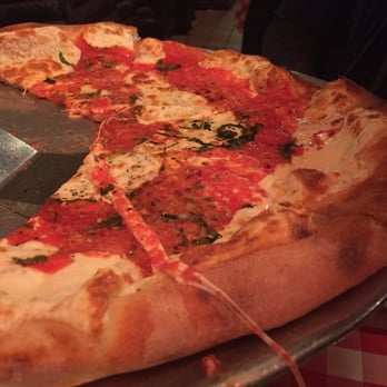 Brooklyn's Brick Oven Pizzeria - Tomato & cheese medium pie - Pizza Near Me - Hackensack, New Jersey