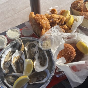 Barbara's Fishtrap - Oysters, Crab cake, Mini Fishtrap Tempura - Seafood Near Me - Half Moon Bay, California Barbara's Fishtrap - Oysters, Crab cake, Mini Fishtrap Tempura - Seafood Near Me - Half Moon Bay, California