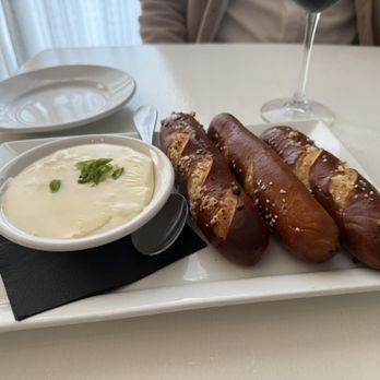 Twisted Willow - Pretzel appetizer - New American Near Me - Port Washington, Wisconsin