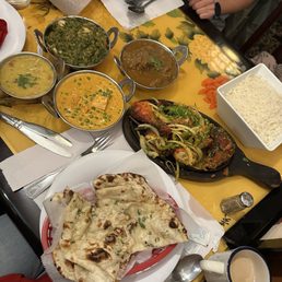 Garlic Naan, Tandoori Chicken
