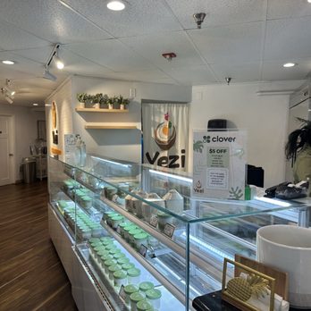 Yezi Coconut Dessert - Inside - Desserts Near Me - Bellevue, Washington
