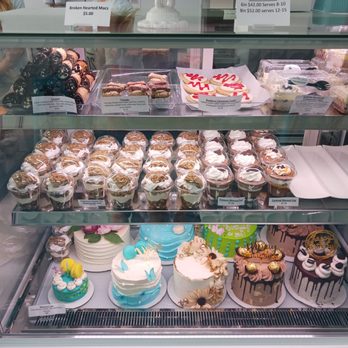 Macarons by Maddie Lu - Cannolis, cheesecake cups, cakes - Macarons Near Me - Blaine, Minnesota