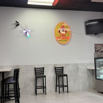 Harry's Hen House - Front - Chicken Wings Near Me - Fresno, California