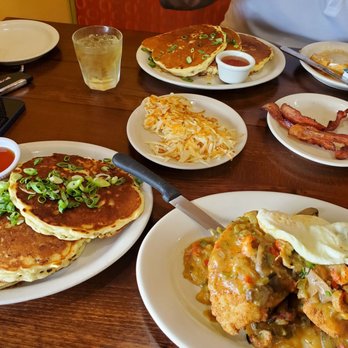 Twisted Biscuit Diner - Brunch Table - American Near Me - Tavares, Florida Twisted Biscuit Diner - Brunch Table - American Near Me - Tavares, Florida