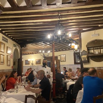 Botín - Packed full at 10:30 pm. - Spanish Near Me - Madrid, M Botín - Packed full at 10:30 pm. - Spanish Near Me - Madrid, M
