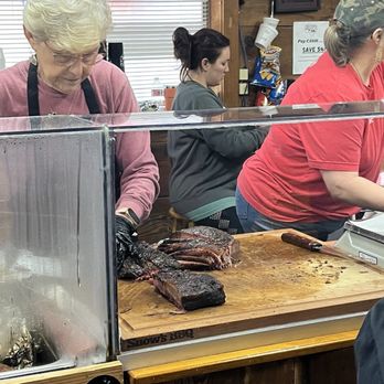 Snow's BBQ - Meat table - Barbeque Near Me - Lexington, Texas