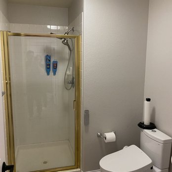 chava's painting - Chavas Painting: Benjamin Moore paint- "Balboa Mist" velvet finish. for the interior bathroom walls. - Painters Near Me chava's painting - Chavas Painting: Benjamin Moore paint- "Balboa Mist" velvet finish. for the interior bathroom walls. - Painters Near Me