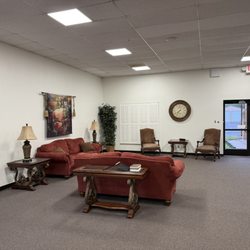 14th & Main Church of Christ - Living room area