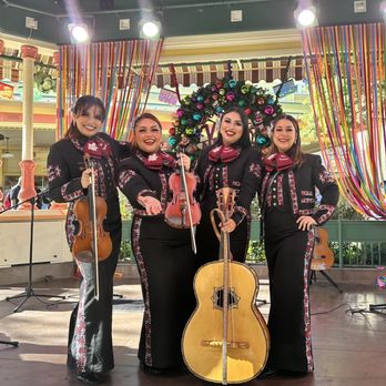 Paradise Garden Grill - Mariachi Divas / Multi-GRAMMY Award winners and 11x nominees. They are amazing. - Mexican Near Me - Anaheim, California