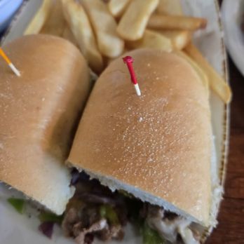 Loru’s Cafe - Breakfast & Brunch Near Me - Camarillo, California