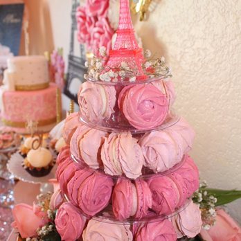Bunjour Bakery - a tower of pink roses - Desserts Near Me Bunjour Bakery - a tower of pink roses - Desserts Near Me
