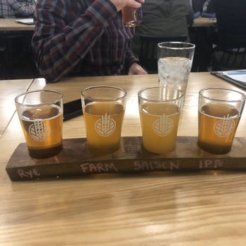 HighGrain Brewing Co - Beer flight - New American Near Me - Cincinnati, Ohio