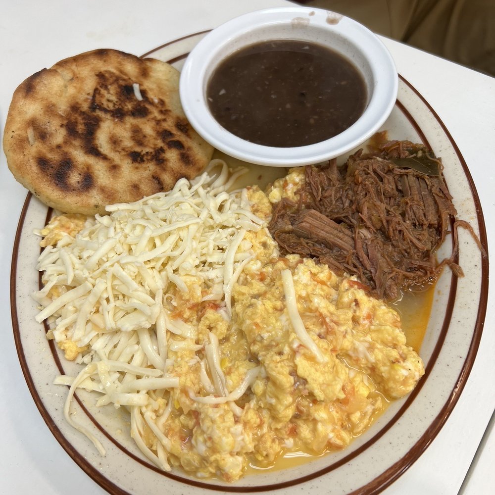 Desayuno Criollo con Arepa