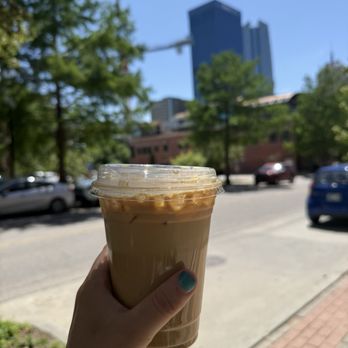 Willow Coffee - 16 oz iced caramel latte - Cafes Near Me - Oklahoma City, Oklahoma