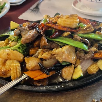 Merry Go Round - Kung Pao 3 Flavors - Shrimp, chicken and beef. - New American Near Me - Lone Pine, California Merry Go Round - Kung Pao 3 Flavors - Shrimp, chicken and beef. - New American Near Me - Lone Pine, California
