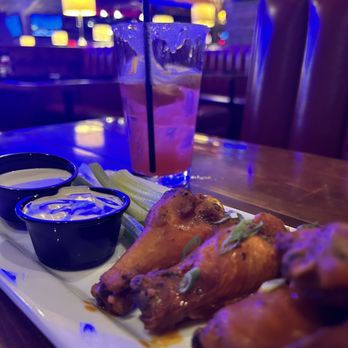Cadillac Ranch - Texas Wings - Bars Near Me - Bloomington, Minnesota
