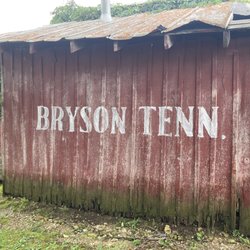 Corner Pit BBQ - Cute barn out back