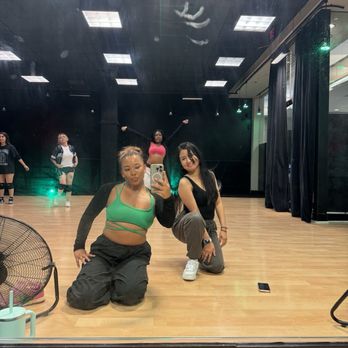 Strut Don’t Stress - Mocha in the back! - Dance Studios Near Me - Ventura, California Strut Don’t Stress - Mocha in the back! - Dance Studios Near Me - Ventura, California