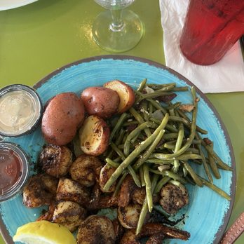 Fishy Fishy Cafe - Blackened shrimp, and Scallops, delicious green beans with bacon and potatoes - Seafood Near Me - Southport, North Carolina