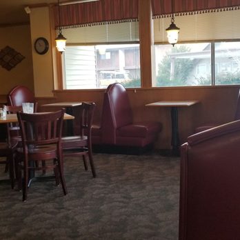 16th Avenue Grill - the seating area of the restaurant - American Near Me - Cedar Rapids, Iowa