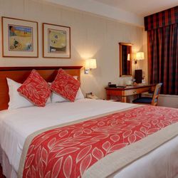 Homestead Court Hotel - Guest Room