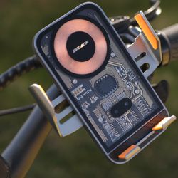 ProductPro Visuals - Full shot of  Zippy phone holder