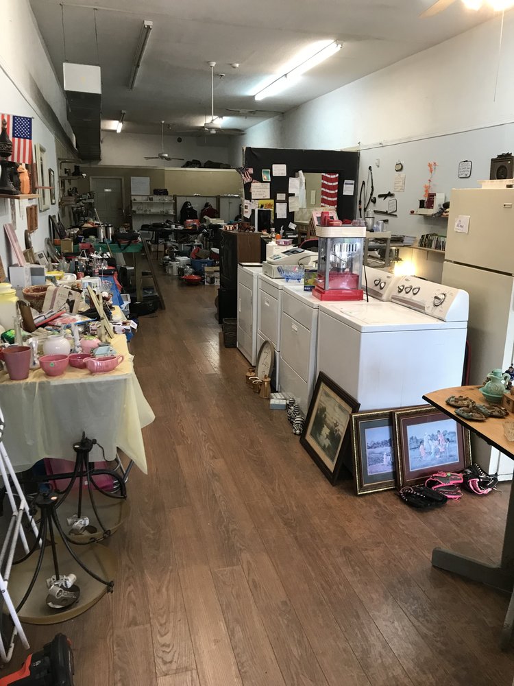 THE BARGAIN VAULT 114 S Main Ave, Dyersburg, Tennessee Thrift