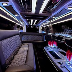 Royalty Limousine San Diego - Chrysler 300 limo service in San Diego