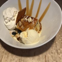 Bread pudding dessert Bread pudding dessert
