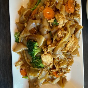 Palm Thai - Wildomar - Pad Se Ew Noodle Dish - Thai Near Me - Wildomar, California Palm Thai - Wildomar - Pad Se Ew Noodle Dish - Thai Near Me - Wildomar, California