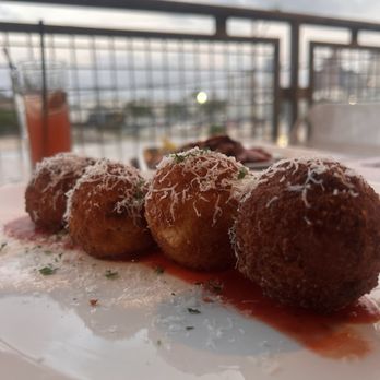 Tejas Brewery - Elote mac and cheese balls - Beer Bar Near Me - Houston, Texas