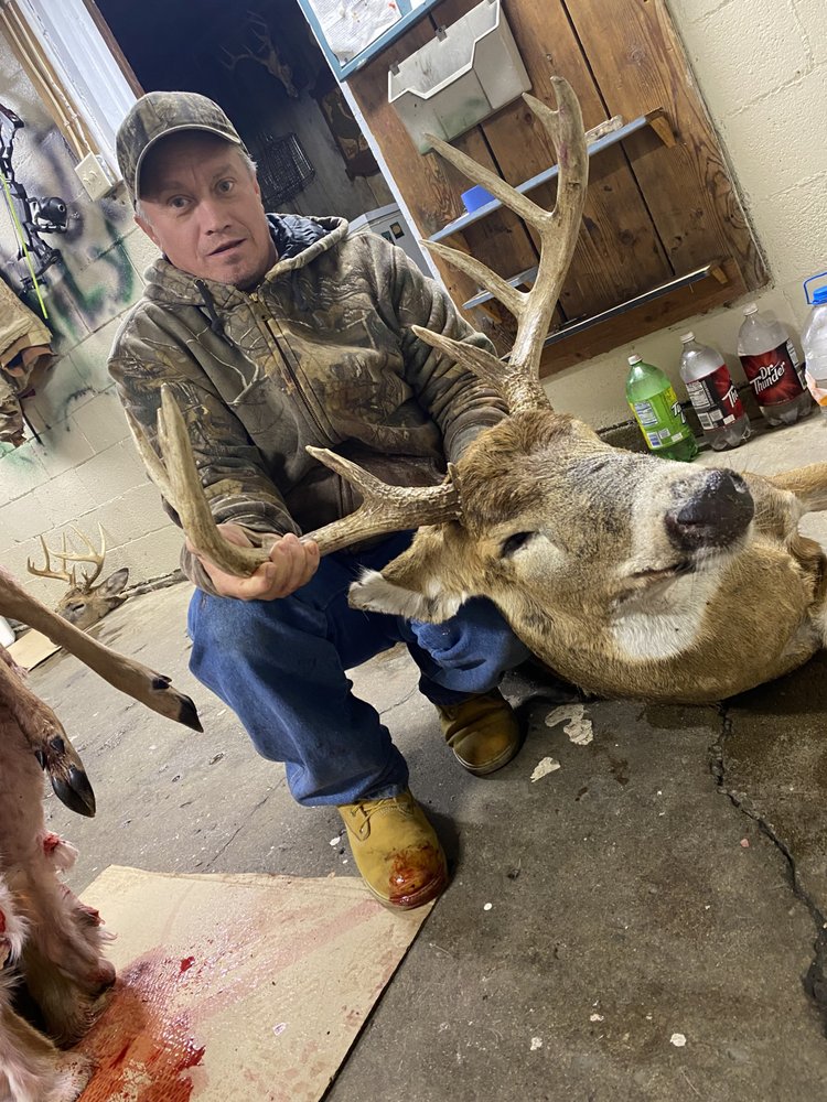Hahns Deer Processing - taxidermy in Plymouth, IN