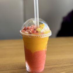 Mango Mango Dessert - mango strawberry smoothie o - 9/10