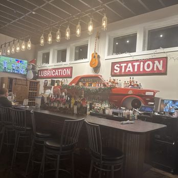 Slanted Window Tasting Station - Bar area - Wine Tasting Room Near Me - Franklin, North Carolina