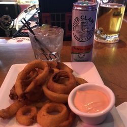 Tap Room - Fantastic onion rings, fry sauce and gin and tonic! White Claw for my friend.