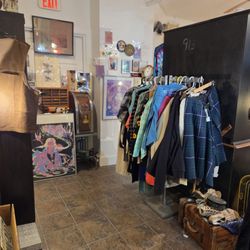 Strawberry Banke Antique and Vintage Shop