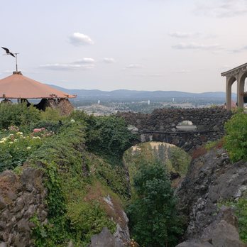 Arbor Crest Wine Cellars - Wineries Near Me - Spokane, Washington Arbor Crest Wine Cellars - Wineries Near Me - Spokane, Washington