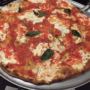 Juliana's - Margerita pizza. Looking at this picture makes my mouth water - Pizza Near Me - Brooklyn, New York Juliana's - Margerita pizza. Looking at this picture makes my mouth water - Pizza Near Me - Brooklyn, New York