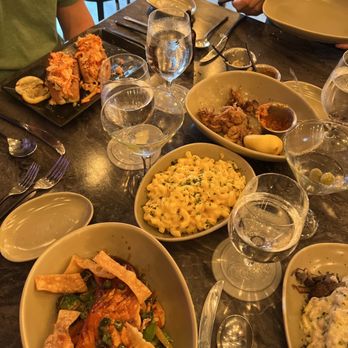 ROE Blue Ridge - Salmon Truffle Mac and Cheese Lobster Roll Calamari - Wine Bars Near Me - Blue Ridge, Georgia ROE Blue Ridge - Salmon Truffle Mac and Cheese Lobster Roll Calamari - Wine Bars Near Me - Blue Ridge, Georgia